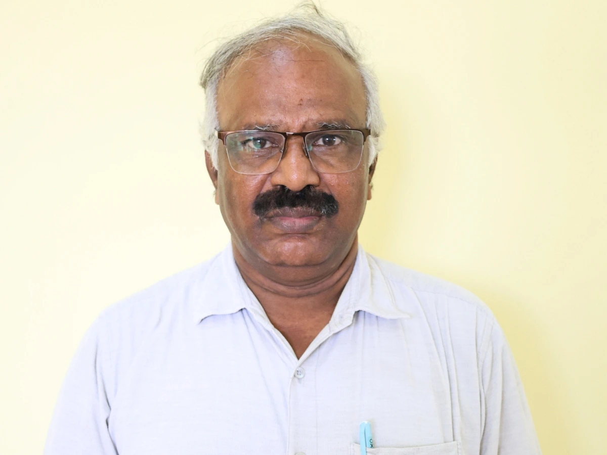 Srinivasa Y E, Mathematics Lecturer at NewAge PU College